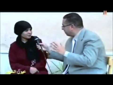 شاهد فتاة تُمارس الرذيلة مع عشيقها بجوار زوجها
