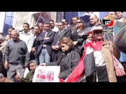 وقفة على سلالم الصحافيين حدادًا على شهداء ليبيا