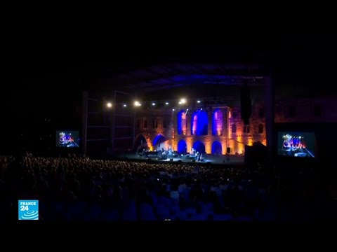 شاهدمشاركة مميزة لنجوم عرب وأجانب في مهرجان بيت الدين