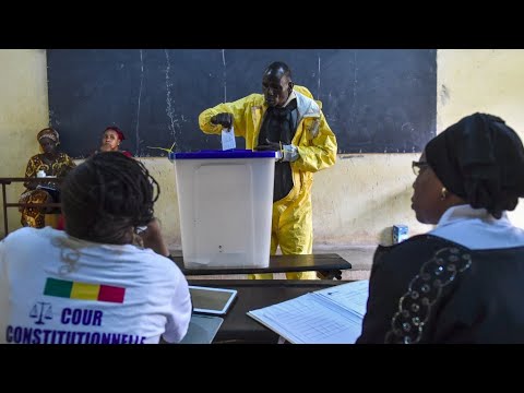 شاهد أجواء من التوتر تسود جولة الإعادة بالانتخابات الرئاسية في مالي