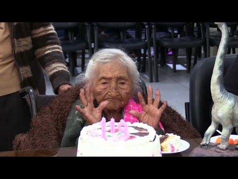 شاهد أقدم معمرة في العالم تحتفل بعيد ميلادها الـ118 في بوليفيا