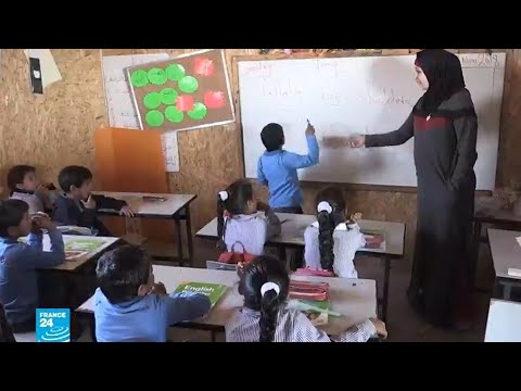 شاهد مدرسة تجمع أبو نوار في الضفة الغربية ترفض غلق أبوابها