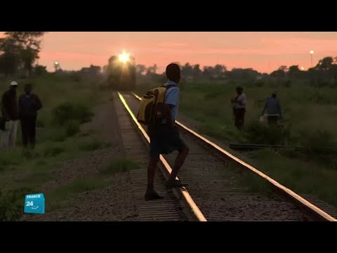 شاهد تشغيل أول قطار في زيمبابوي بعد 13 عامًا من الانتظار