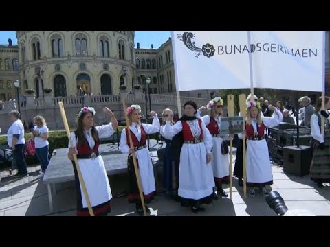 مظاهرات نسائية في النرويج للمطالبة بإغلاق مستوصفات الولادة