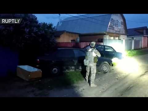 شاهد الشرطة الروسية تقتل اثنين من العصابات المسلحة في منطقة فلاديمير