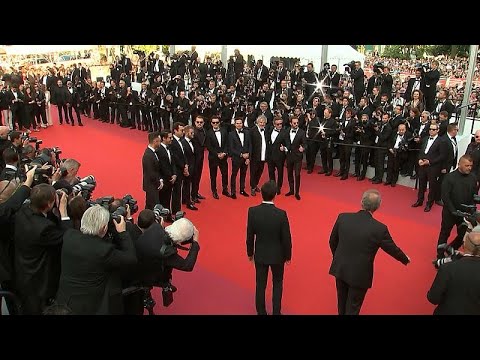 شاهدليوناردو دي كابريو يشارك في عرض الفيلم الوثائقي ونذهب إلى الأخضر