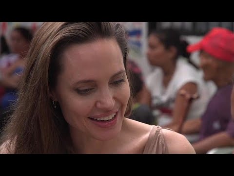 أنجلينا جولي تزور اللاجئين الفارين من فنزويلا عند الحدود مع كولومبيا