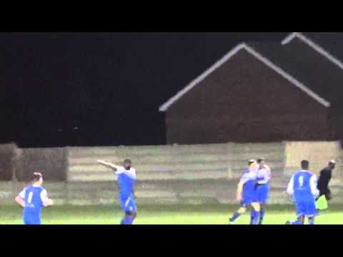 مدرب يسجل هدفًا ويصد ركلة جزاء