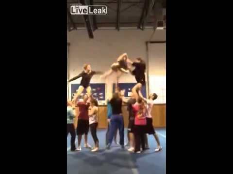 قفزة خاطئة للاعبة غمباز تتسبّب في فقدان وعي زميلتها