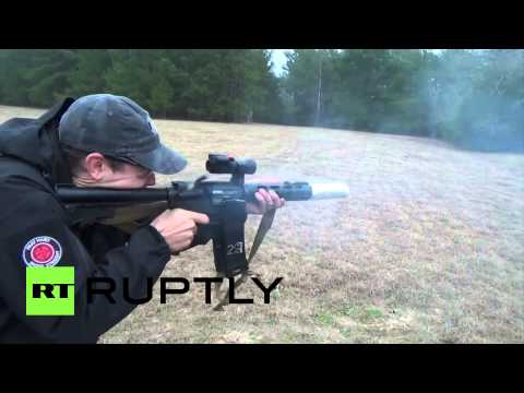 بندقية m16 الأمريكية تستخدم لتحضير شرائح لحم