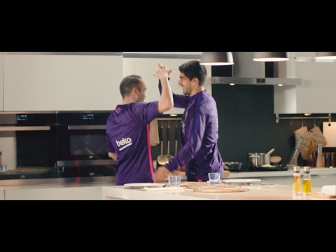 إعلان كوميدي يضم مجموعة من لاعبي فريق برشلونة