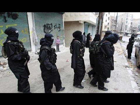 شاهد داعش يعاقب النساء اللواتي يرضعن أطفالهن في الأماكن العامة