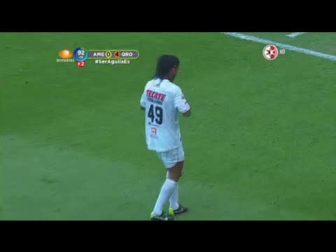 شاهد رونالدينيو يتحدى الـ35 عامًا بهدفين