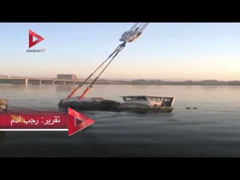 شاهد لحظة انتشال صندل الفوسفات الغارق في نيل قنا
