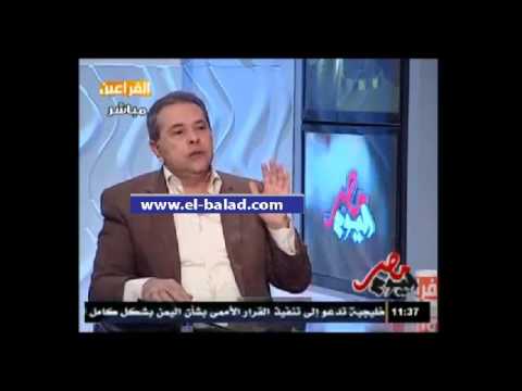 عكاشة يقسم بارتداء طرحة مثل السيدات على الهواء