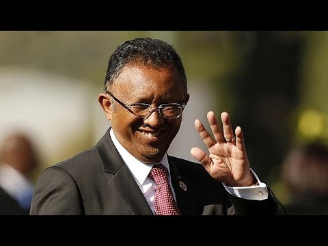 شاهد البرلمان يصوت على إقالة رئيس مدغشقر