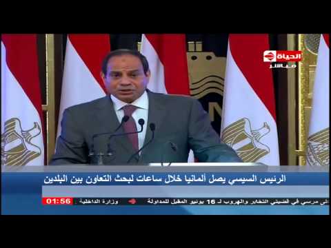 فيديو السيسي يوقع 8 عقود لتدشين مشاريع عملاقة