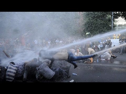 بالفيديو مظاهرات تشهدها أرمينيا احتجاجًا على رفع سعر الكهرباء