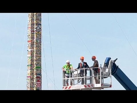 شاهد أطول برج من الليغو في ميلانو يدخل جينيس