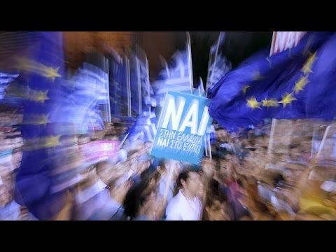 بالفيديو تظاهرة في اليونان تدعم تصويت نعم في استفتاء الأحد