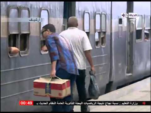 شاهد الدفع بقطارين خط القاهرة أسوان لمواجهة زيادة عدد الركاب