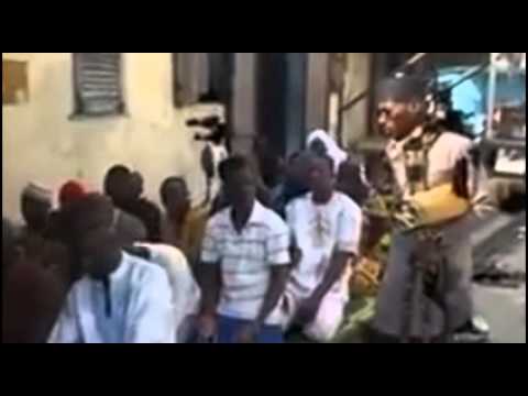 شاهد أفريقى صائم يعترض على الإمام بسبب إطالته فى الصلاة