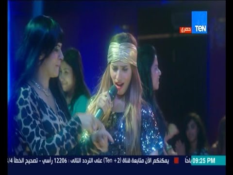 شاهد  زينة تبدع في الرقص على الأغاني الشعبية