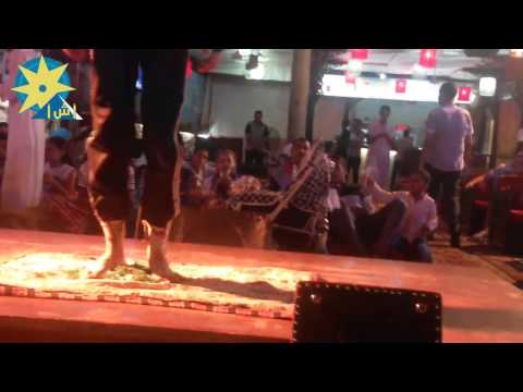 بالفيديو شاب يملك قدرات خارقة ويقفز على الزجاج