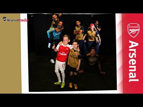 شاهد لاعبو أرسنال يخدعون المشجعين على الهواء