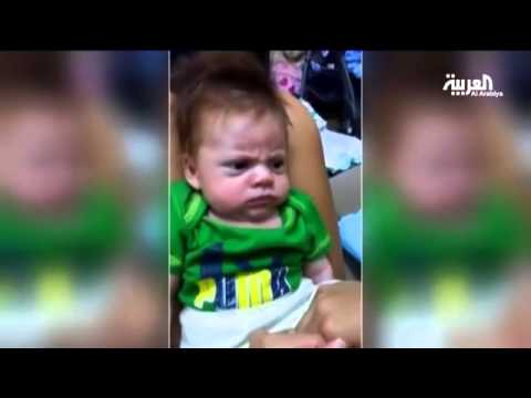 فيديو لطفل عبوس يكتسح الانترنت