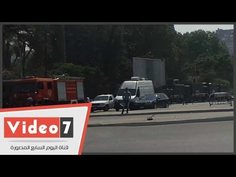 طلاب جامعة القاهرة يشعلون النَّار في نقطة الأمن