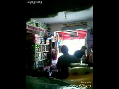 شاهد الفقر يدفع الشباب المغاربة لسرقة محلات التجارية