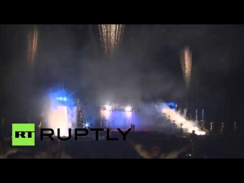شاهد مهرجان إغلاق نوافير بيترهوف الروسية الشهيرة