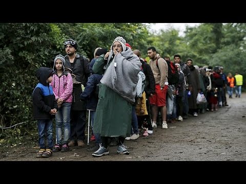 شاهد البرد يزيد محنة اللاجئين في رحلتهم نحو أوروبا