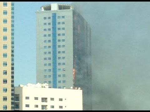 حريق مهول ببرج سكني بالشارقة