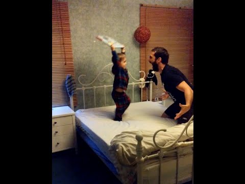 فيديو أب يعاقب ابنه