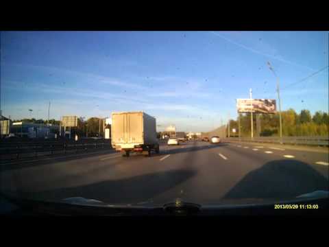 شاهد سائق متهور يريد الوصول مبكرا فيتأخر كثيرا