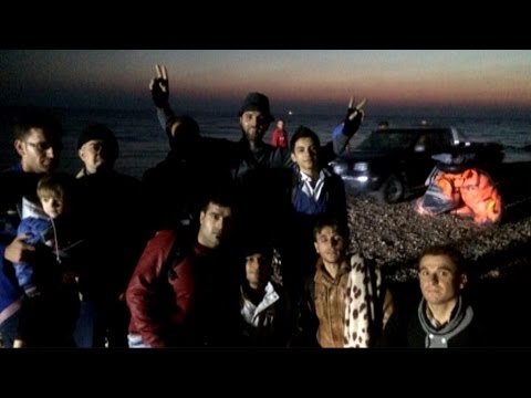 شاب يوثق رحلة المشي من تركيا إلى بريطانيا