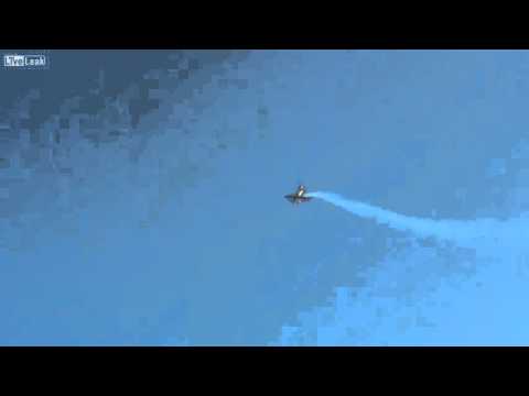 مقتل طيار بعد انفجار محرك طائرته وسقوطها في البحر