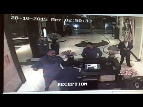 شاهد الأسد المغربي بدر هاري يعتدي على رجل