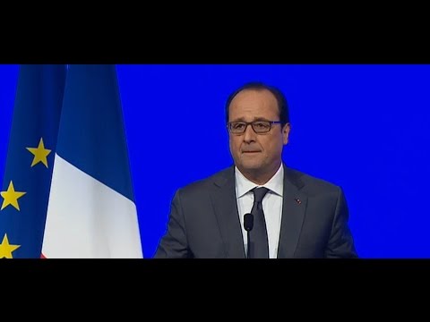شاهد هولاند في قصر المؤتمرات يعتبر هذا الاعتداء حالة حرب