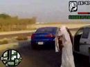 شاهد شاب سعودى يسبح في مياه الأمطار في جدة