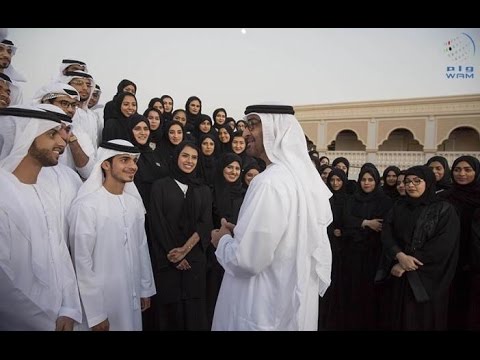 ولي عهد أبو ظبي يستقبل سفراء شباب الإمارات