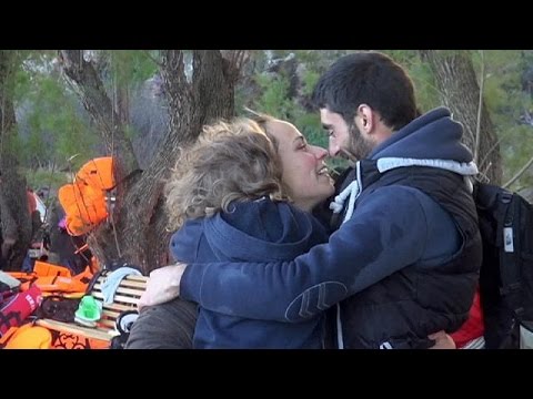 ليسبوس اليونانية تجمع شمل المحبين