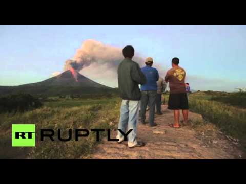 ثوران بركان موموتومبو