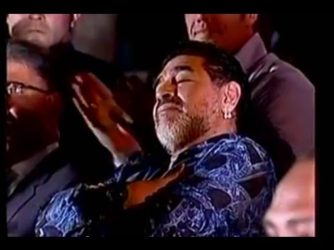 النوم يداهم مارادونا خلال كلمة رئيس فنزويلا