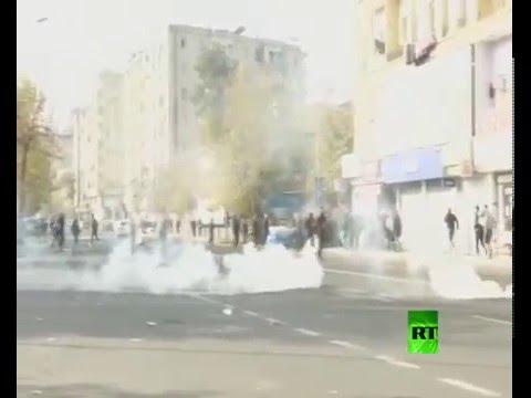 فيديو مقتل شخصين إثر اشتباكات بين محتجين أكراد والشرطة التركية