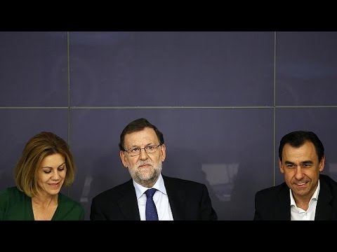 شاهد الاشتراكيون وبوديموس يرفضان حكومة يترأسها راخوي