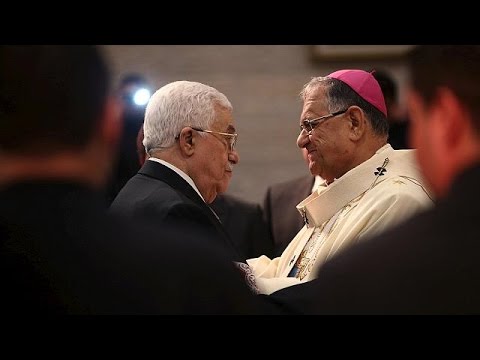مئات المسيحيين الفلسطينيين يحتفلون بعيد الميلاد في كنيسة المهد