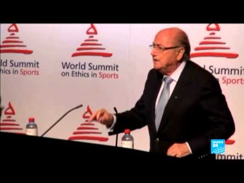 بلاتر يؤكد نشر تقرير غارسيا بشأن قطر قريبًا